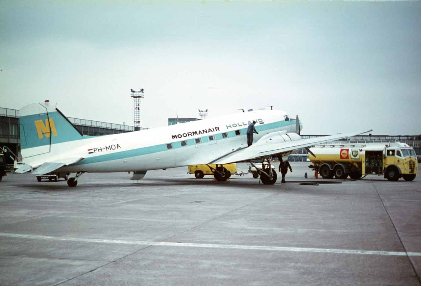 Airport maintenance @DC3, NYC, USA, 1967